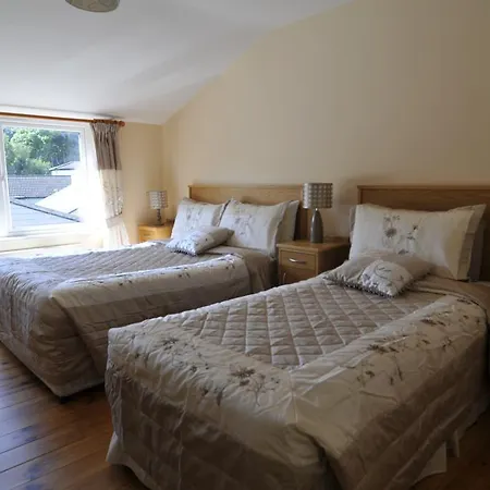 Carrowntober House Bed & Breakfast 4*